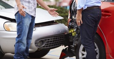 Wer zahlt bei einem Unfall auf Dienstreise?