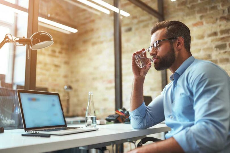 Richtiges Trinkverhalten am Arbeitsplatz